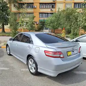 Toyota Camry, 2011