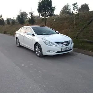 Hyundai Sonata, 2011