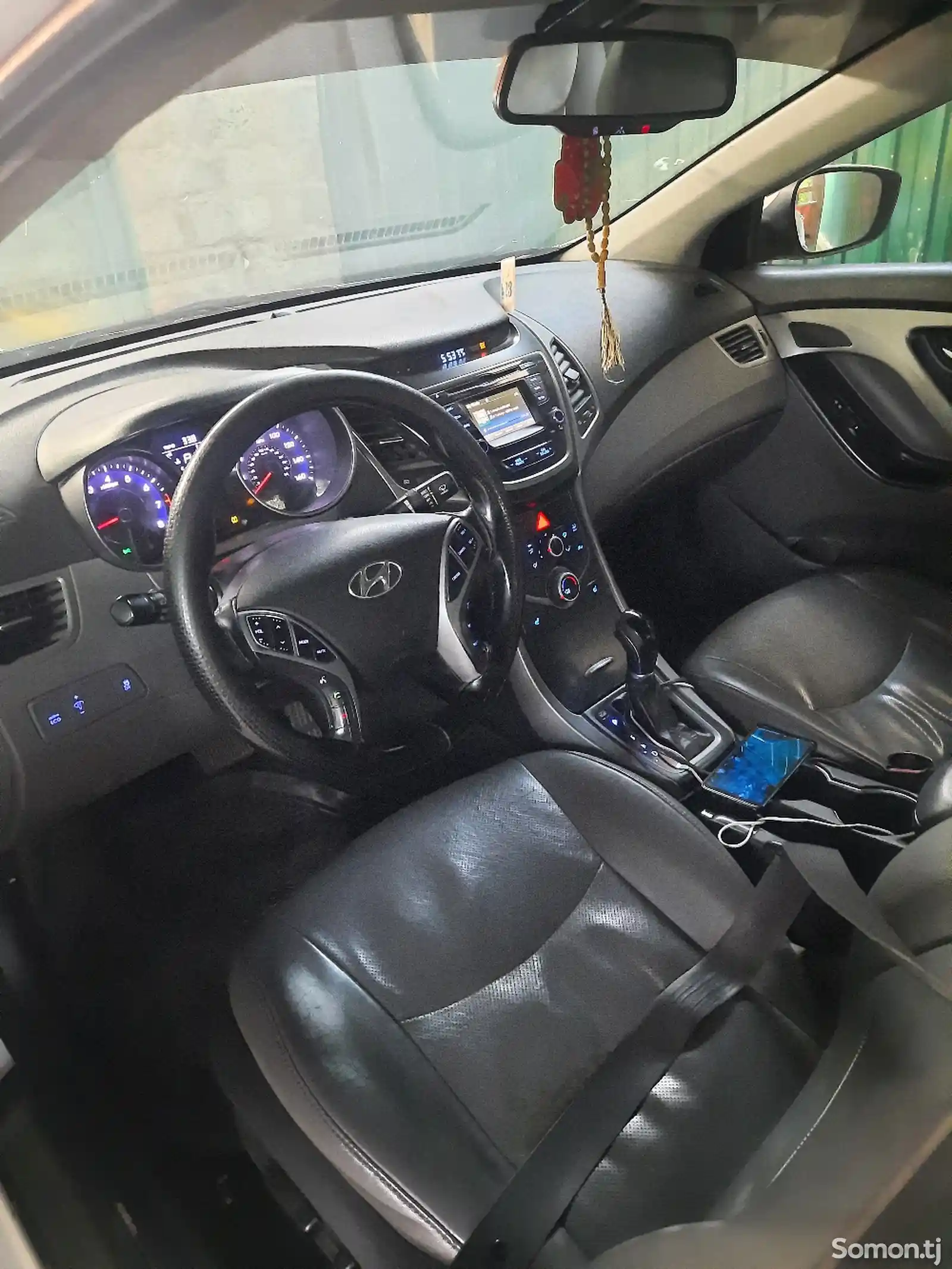 Hyundai Elantra, 2015-10