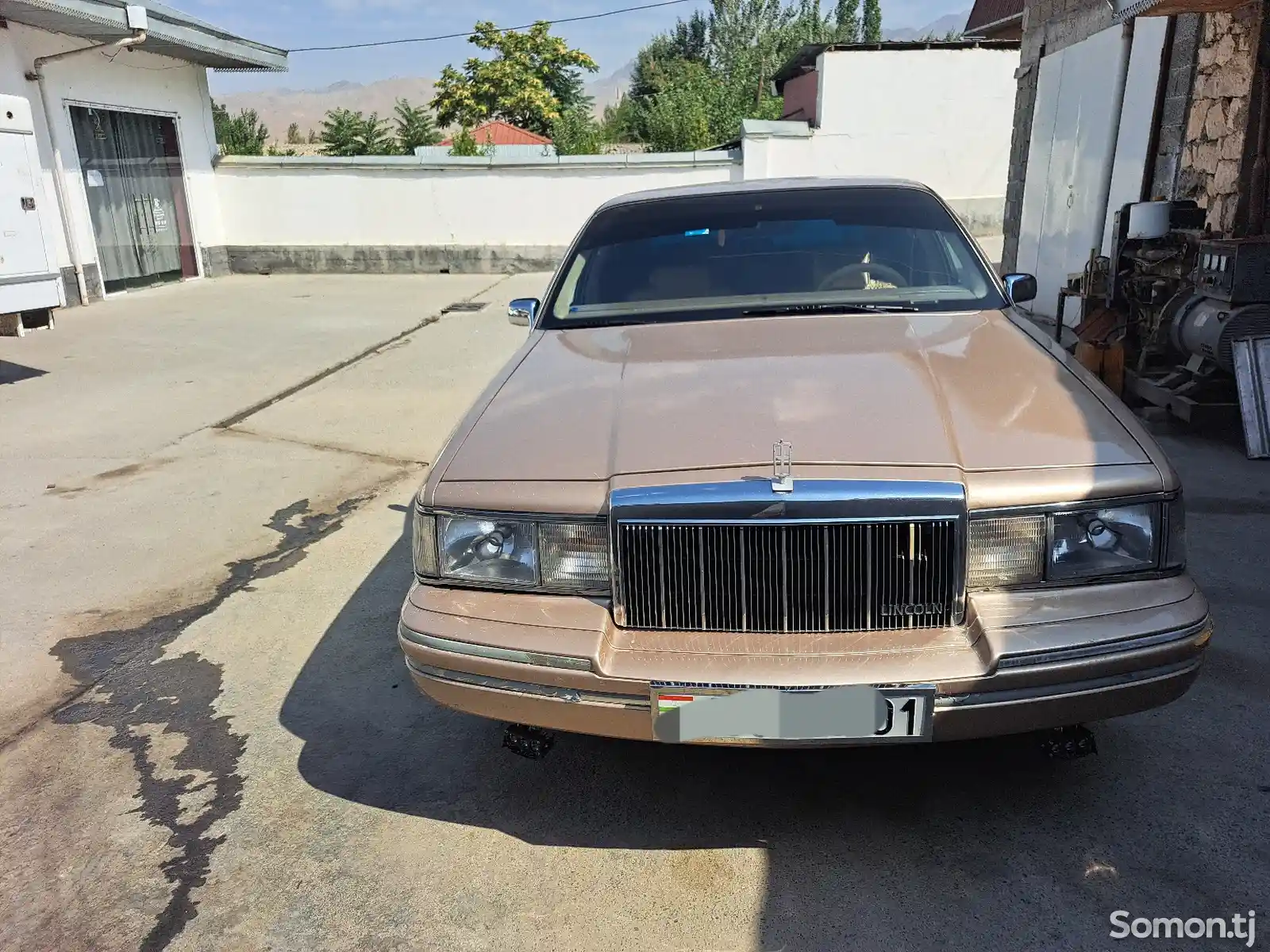 Lincoln Town Car, 1992-1