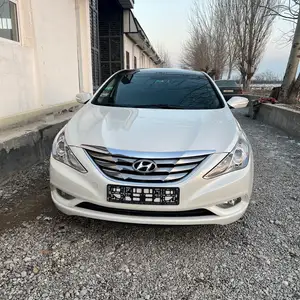 Hyundai Sonata, 2010