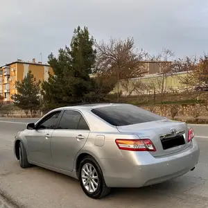 Toyota Camry, 2011