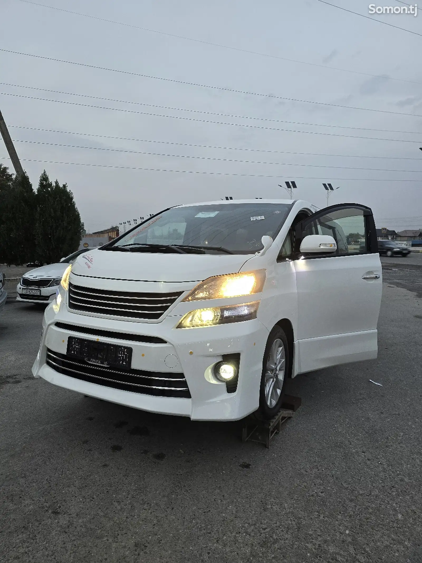 Toyota Vellfire, 2014-15