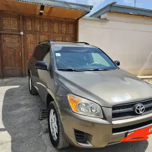 Toyota RAV 4, 2011