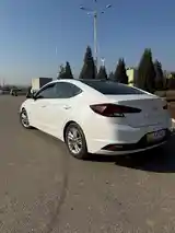 Hyundai Elantra, 2019-4