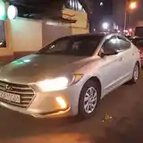 Hyundai Elantra, 2017-6