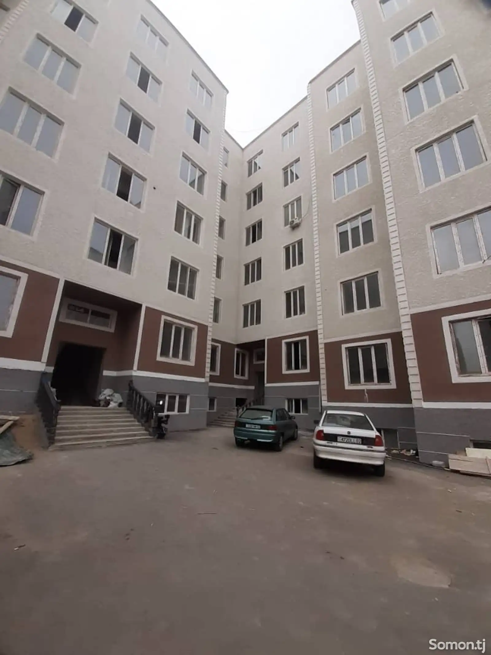 2-комн. квартира, Цокольный этаж, 63 м², 8 мкр-1