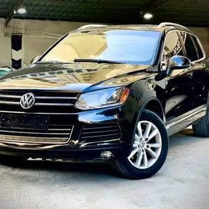 Volkswagen Touareg, 2013