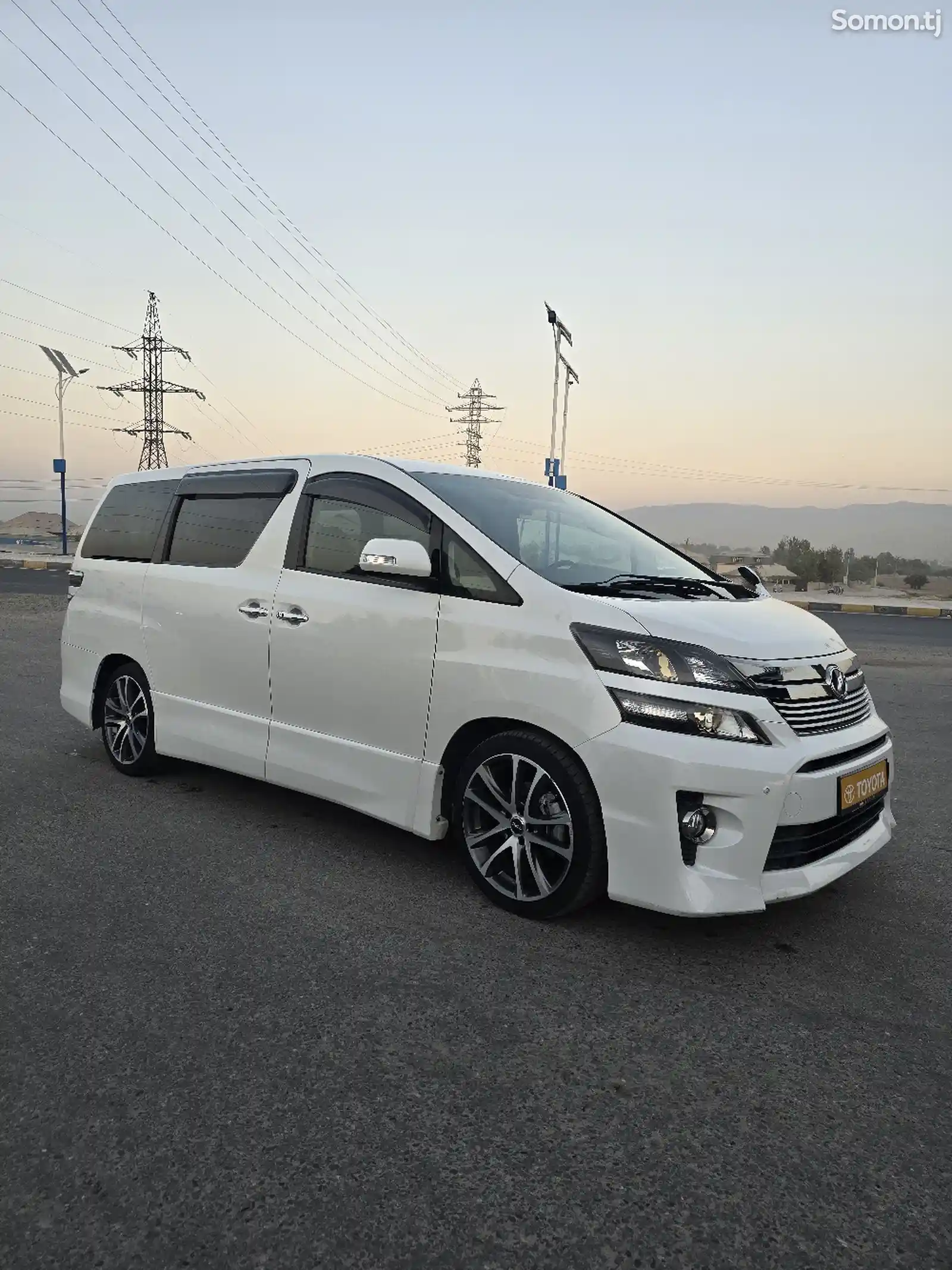 Toyota Vellfire, 2014-5