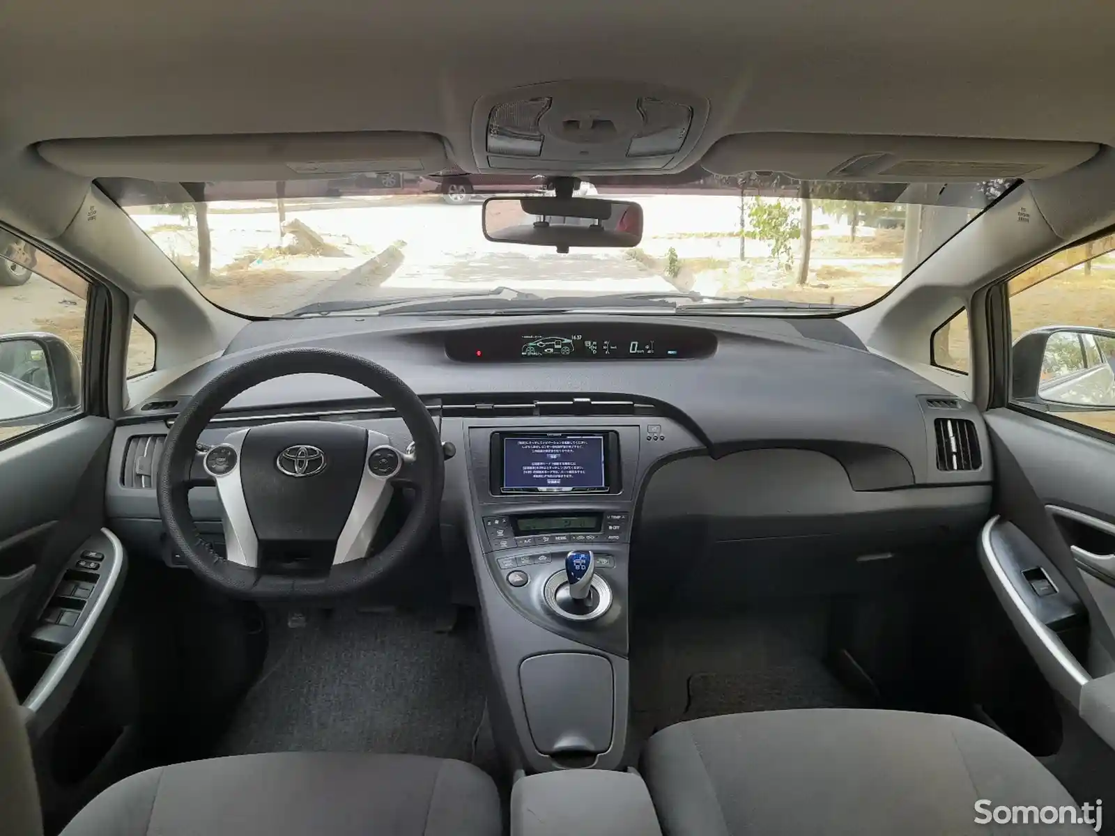 Toyota Prius, 2011-10