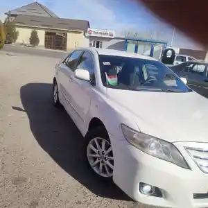 Toyota Camry, 2011