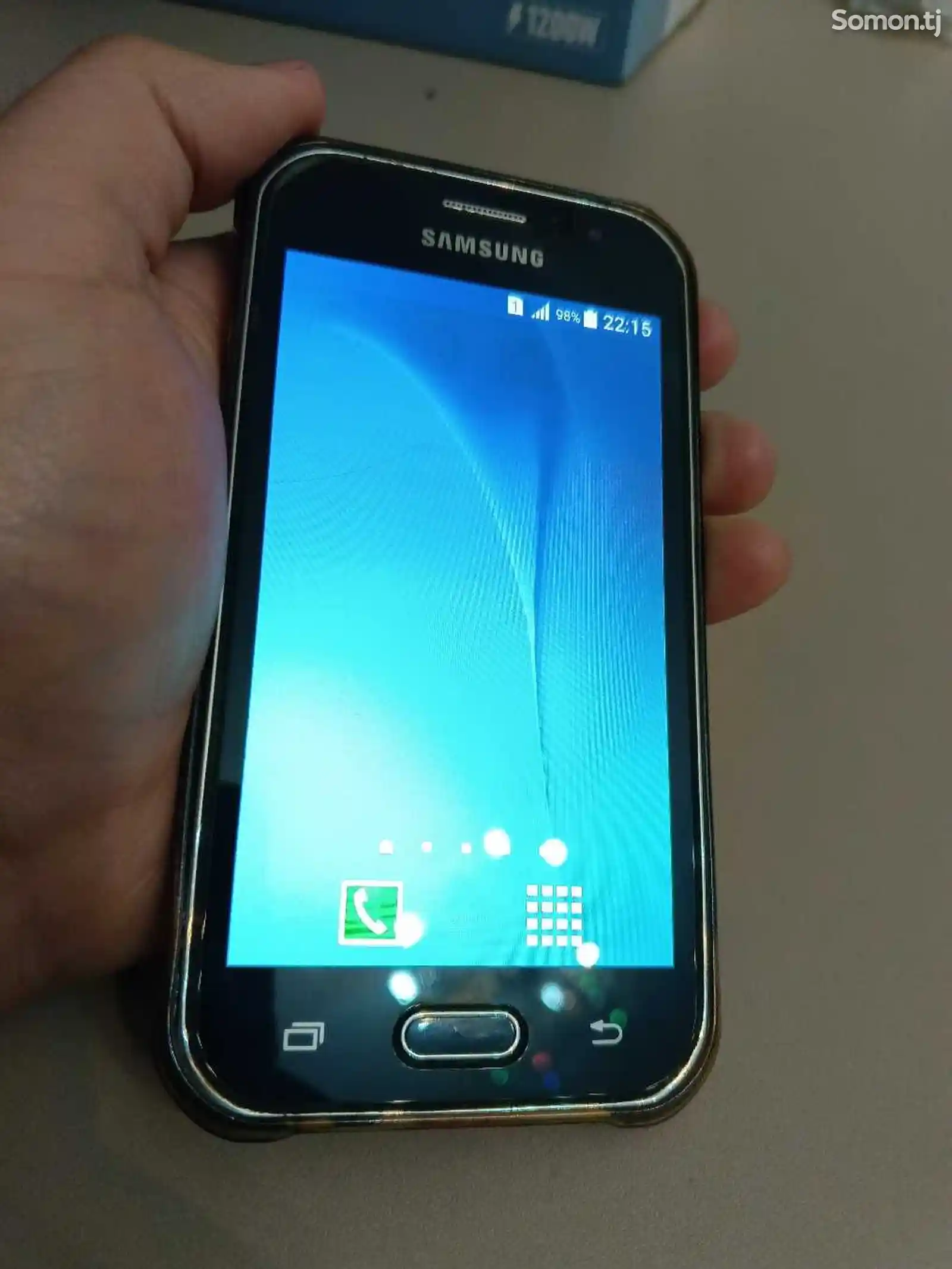 Samsung Galaxy J1 ace-3