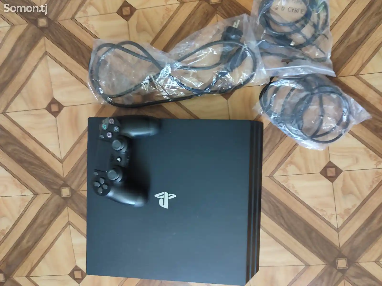 Игровая приставка PlayStation 4pro-2