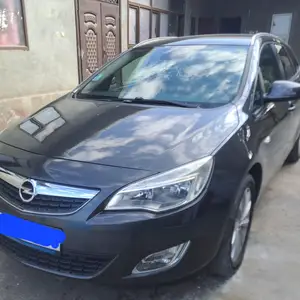 Opel Astra J, 2012