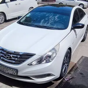 Hyundai Sonata, 2011