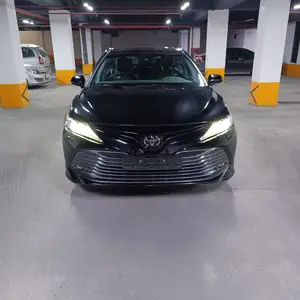 Toyota Camry, 2020