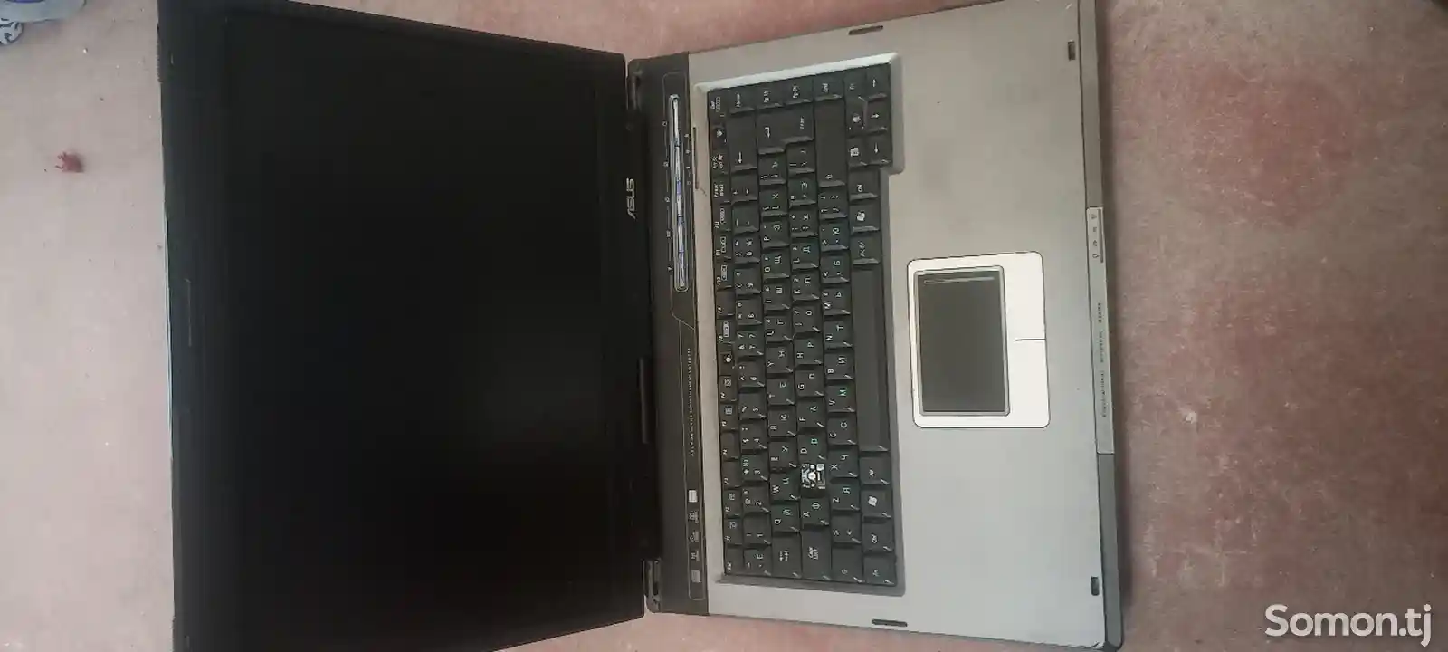 Ноутбук ASUS-1