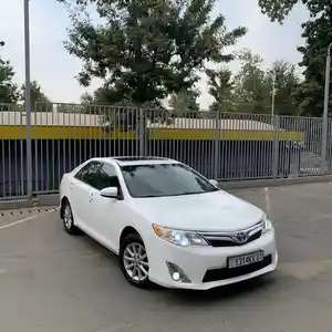 Toyota Camry, 2012