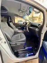 Toyota Alphard, 2017-12