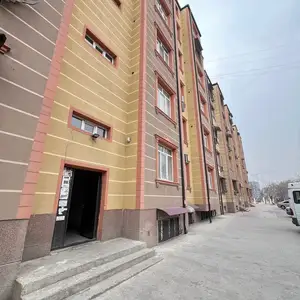 3-комн. квартира, 1 этаж, 112 м², 33 мкр