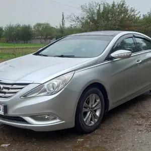 Hyundai Sonata, 2011