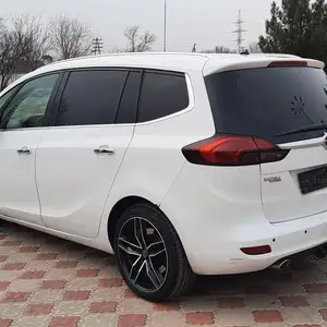 Opel Zafira, 2012