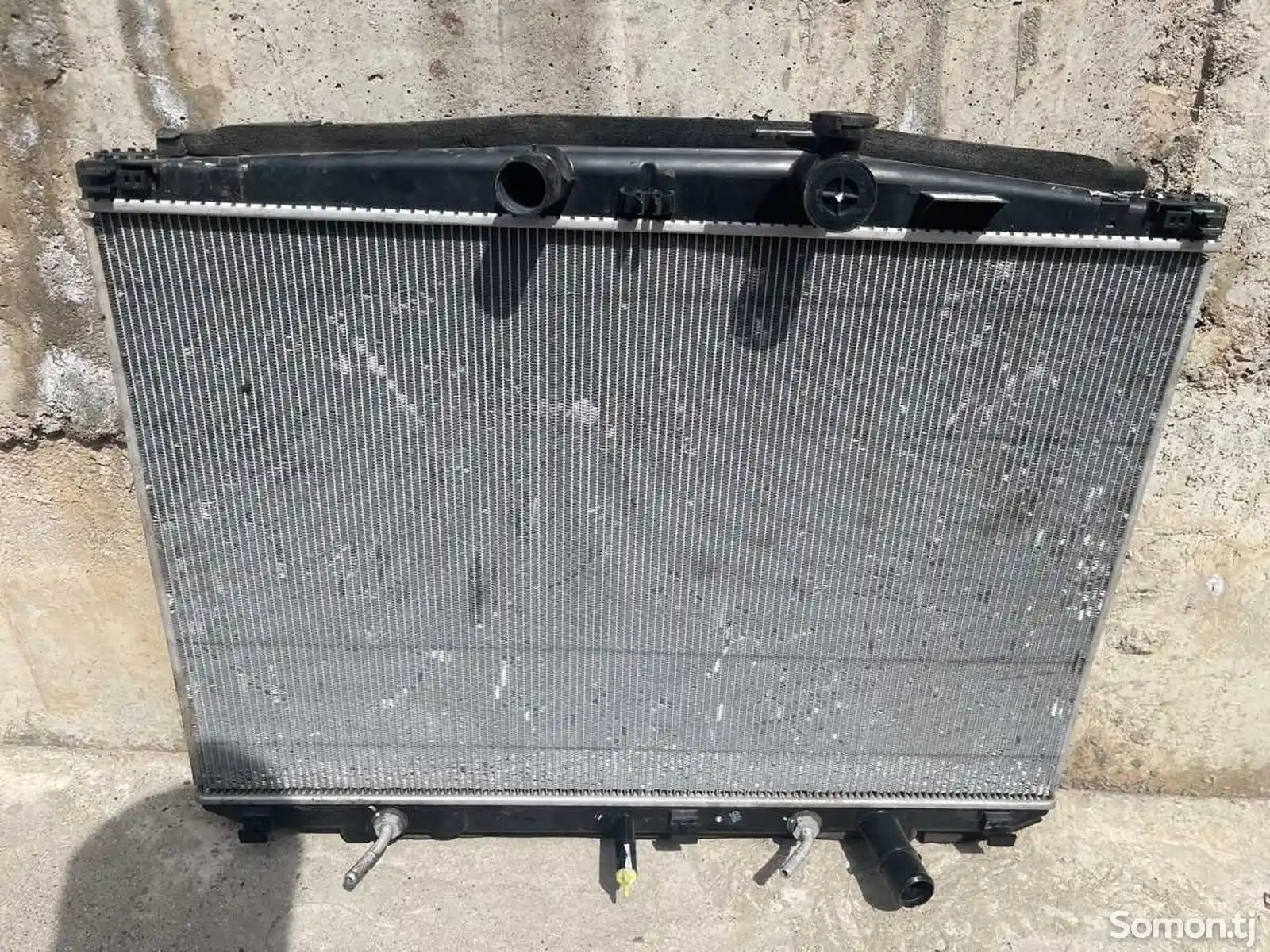 Радиатор охлаждения на Lexus-2