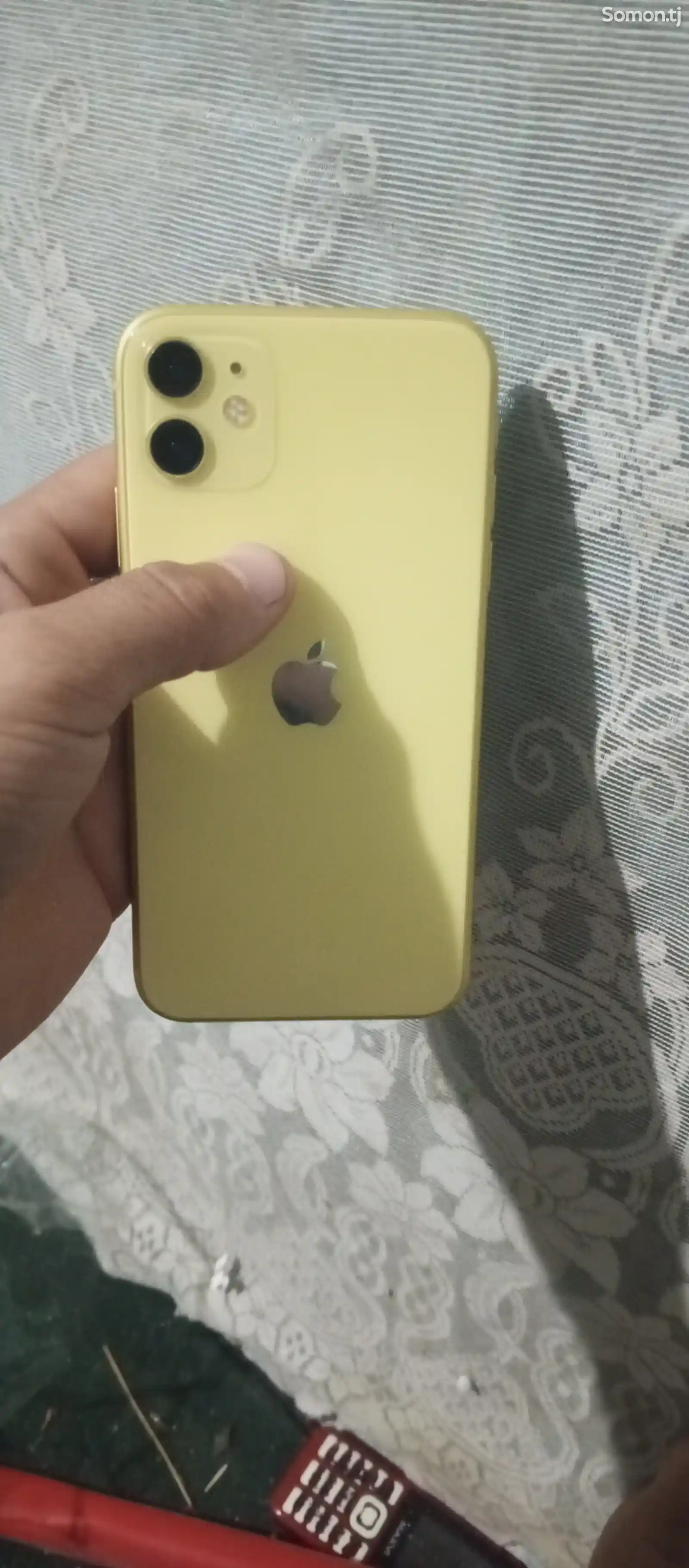 Apple iPhone 11 Yellow на запчасти-2