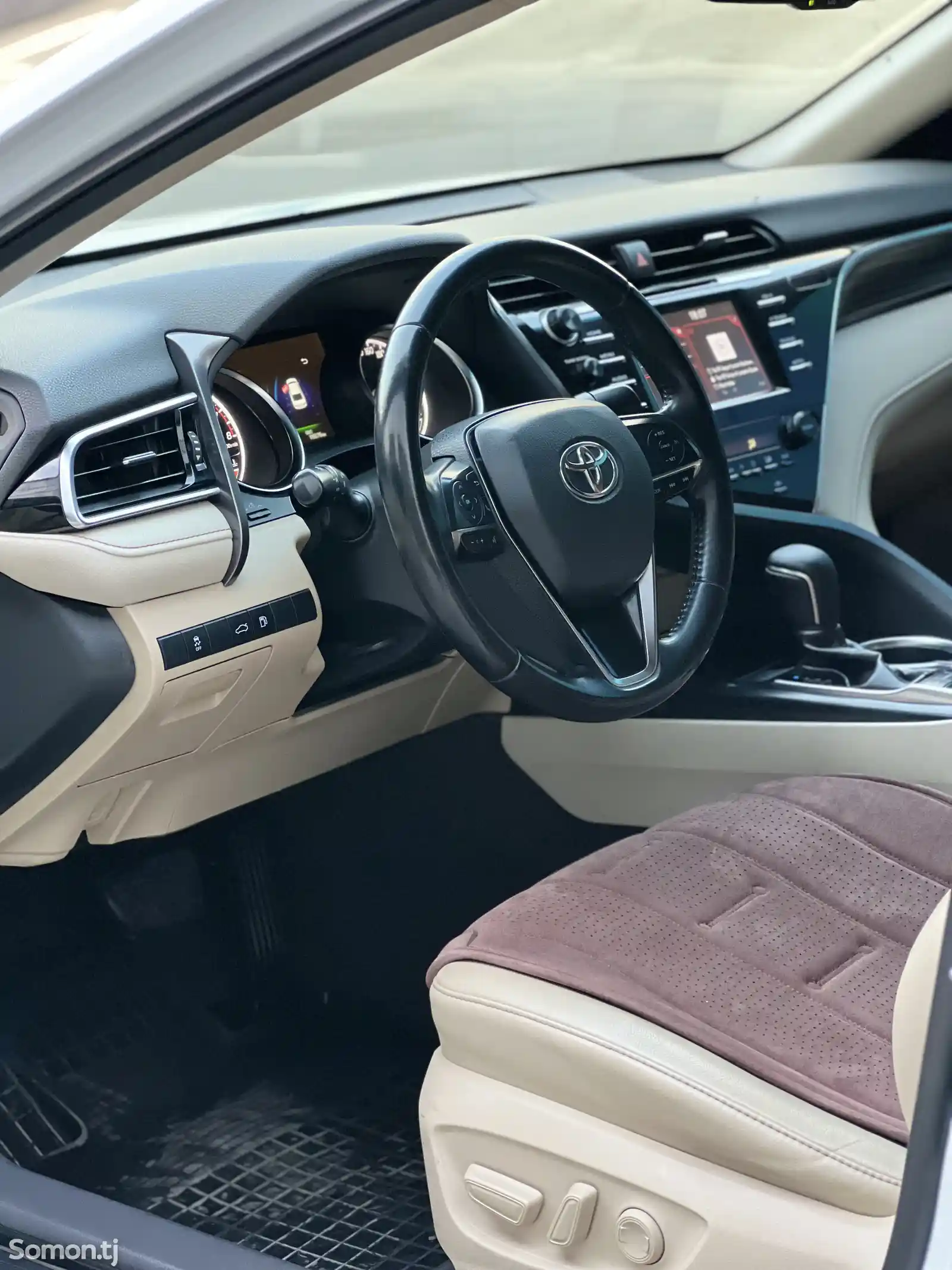 Toyota Camry, 2019-6