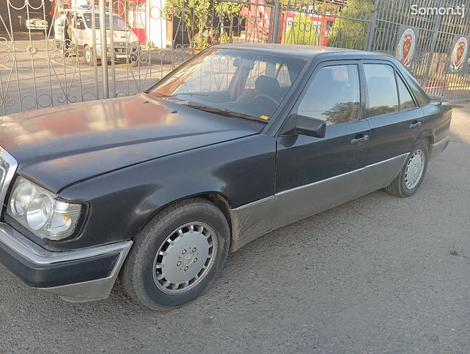 Mercedes-Benz W124, 1988