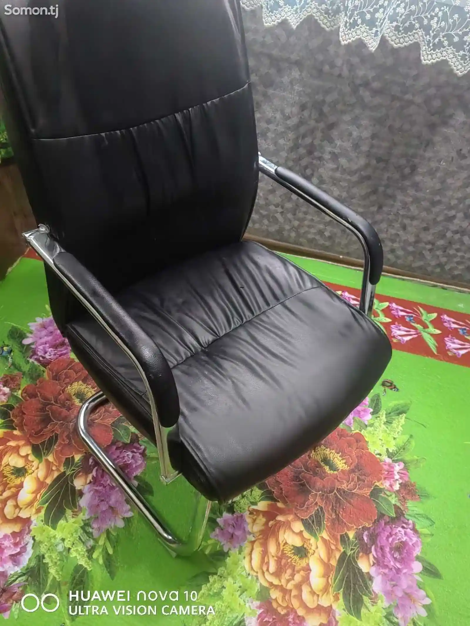 Стол и кресло-2