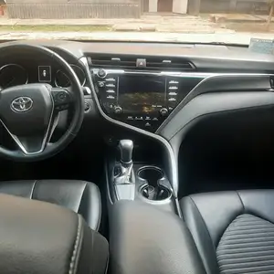 Toyota Camry, 2018