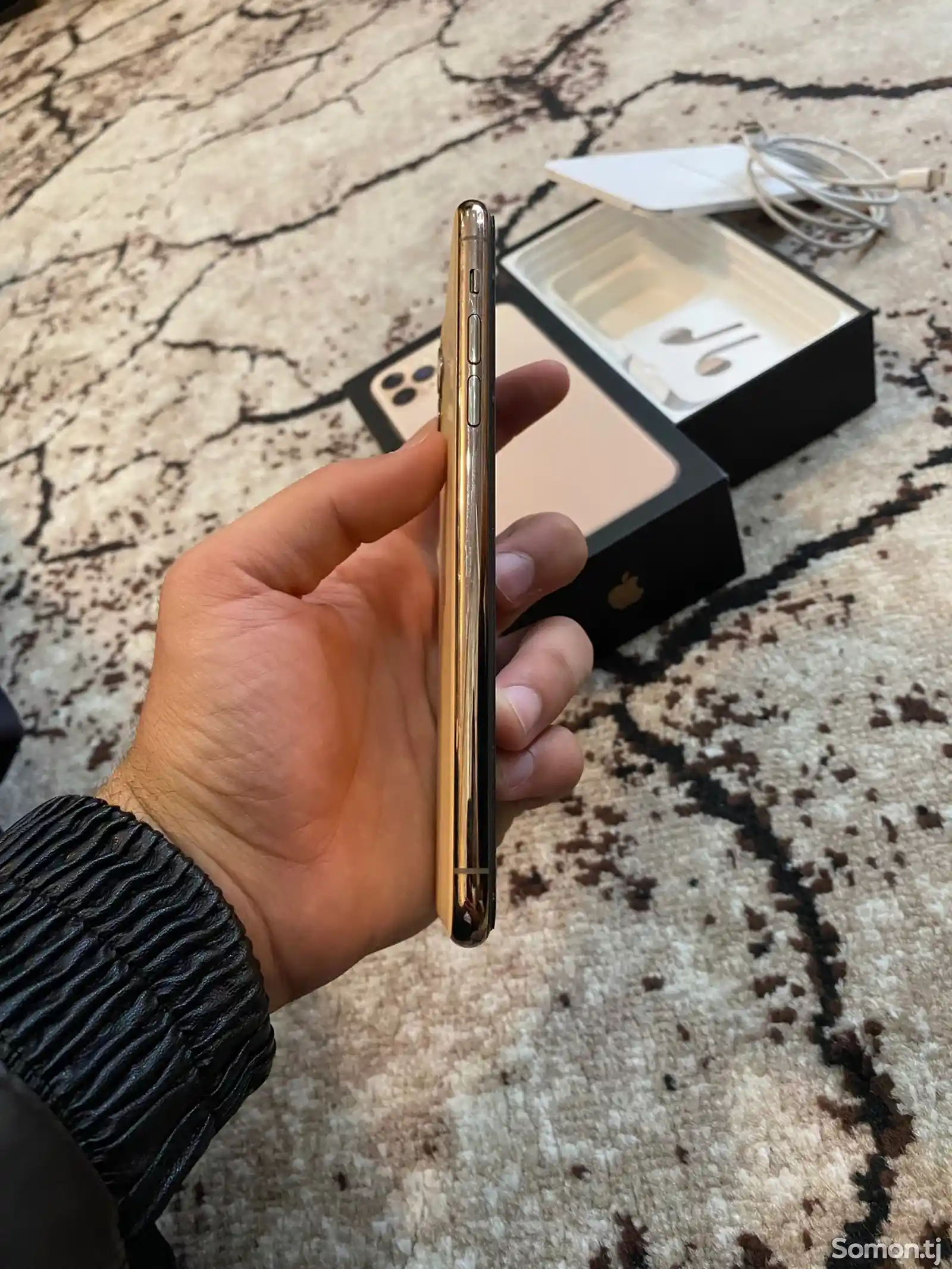 Apple iPhone 11 Pro Max, 64 gb, Gold-3