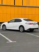 Toyota Camry, 2019-4