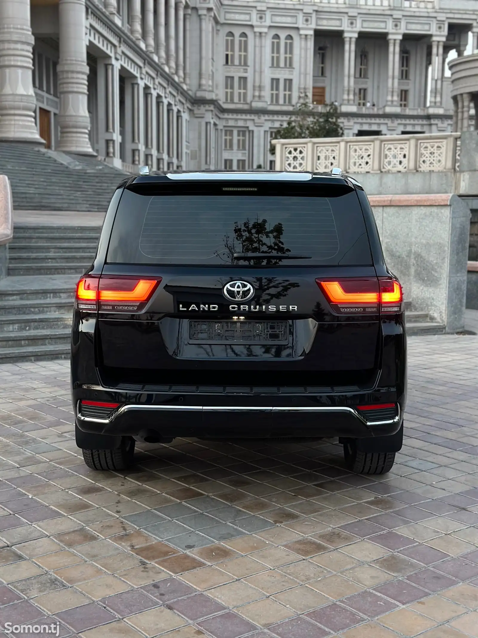 Toyota Land Cruiser, 2023-4