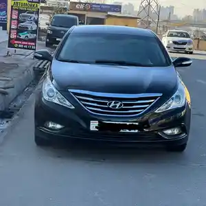 Hyundai Sonata, 2010