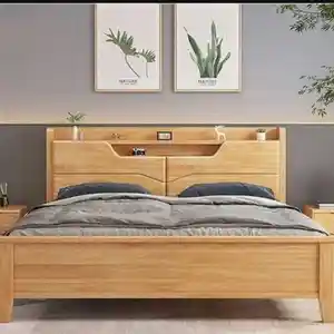 Двуспальная кровать с тумбочкой