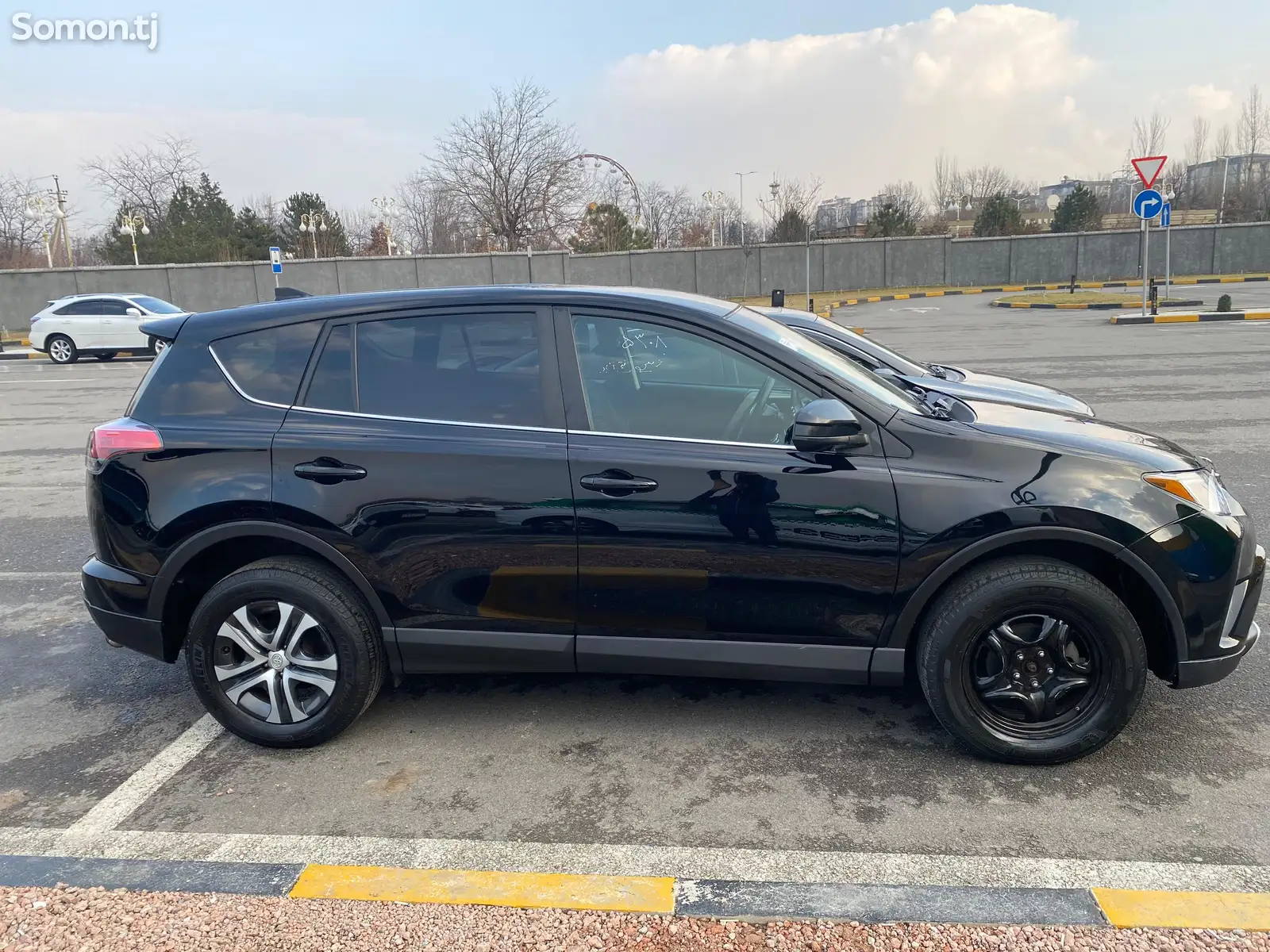 Toyota RAV 4, 2017-1