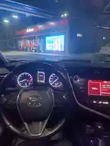 Toyota Camry, 2019-6