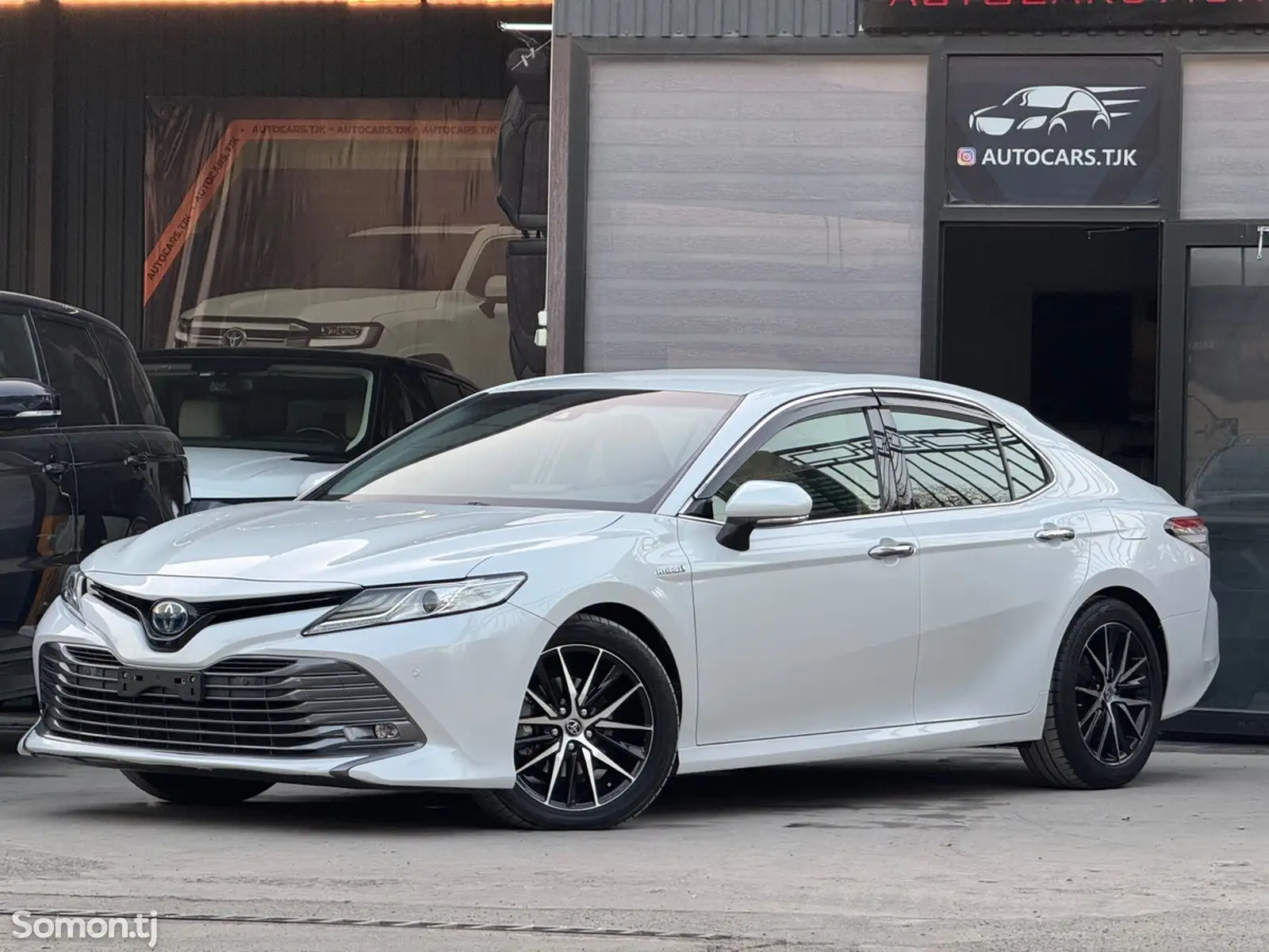 Toyota Camry, 2017-1