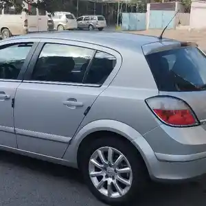 Opel Astra H, 2004