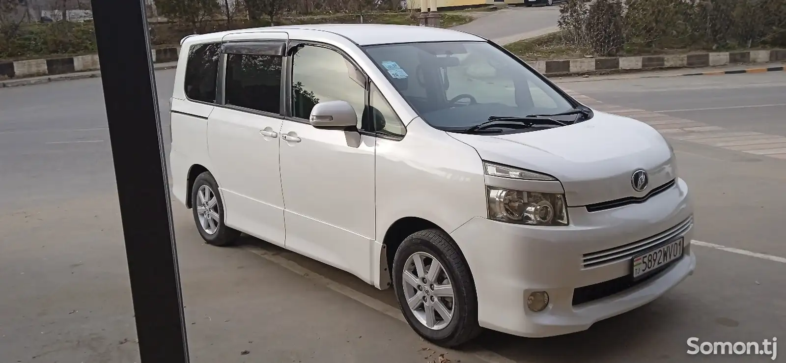 Toyota Voxy, 2009-1