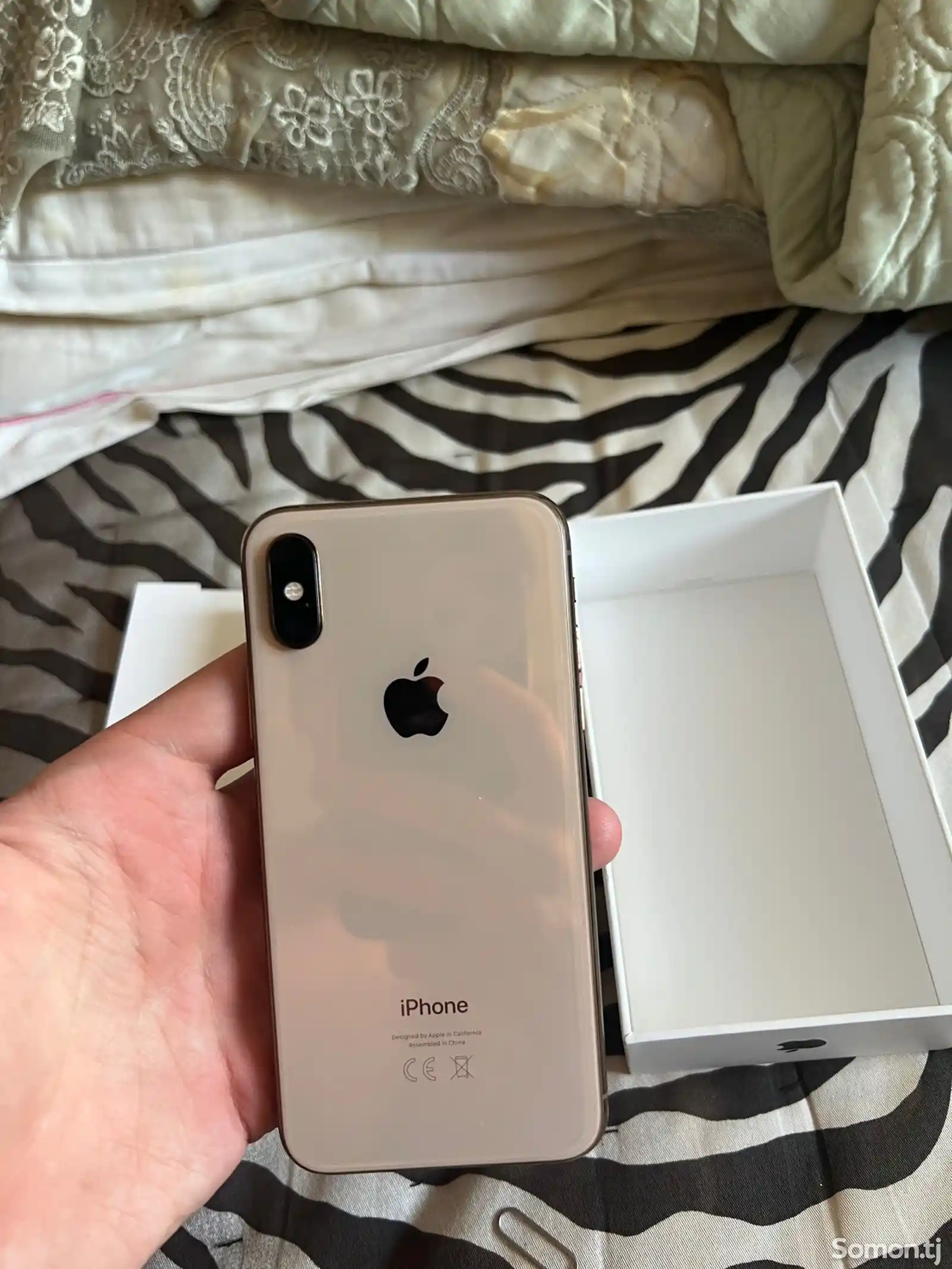 Apple iPhone Xs, 256 gb, Gold-1