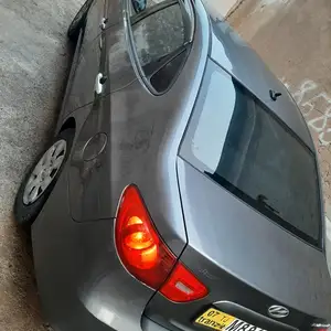 Hyundai Elantra, 2008