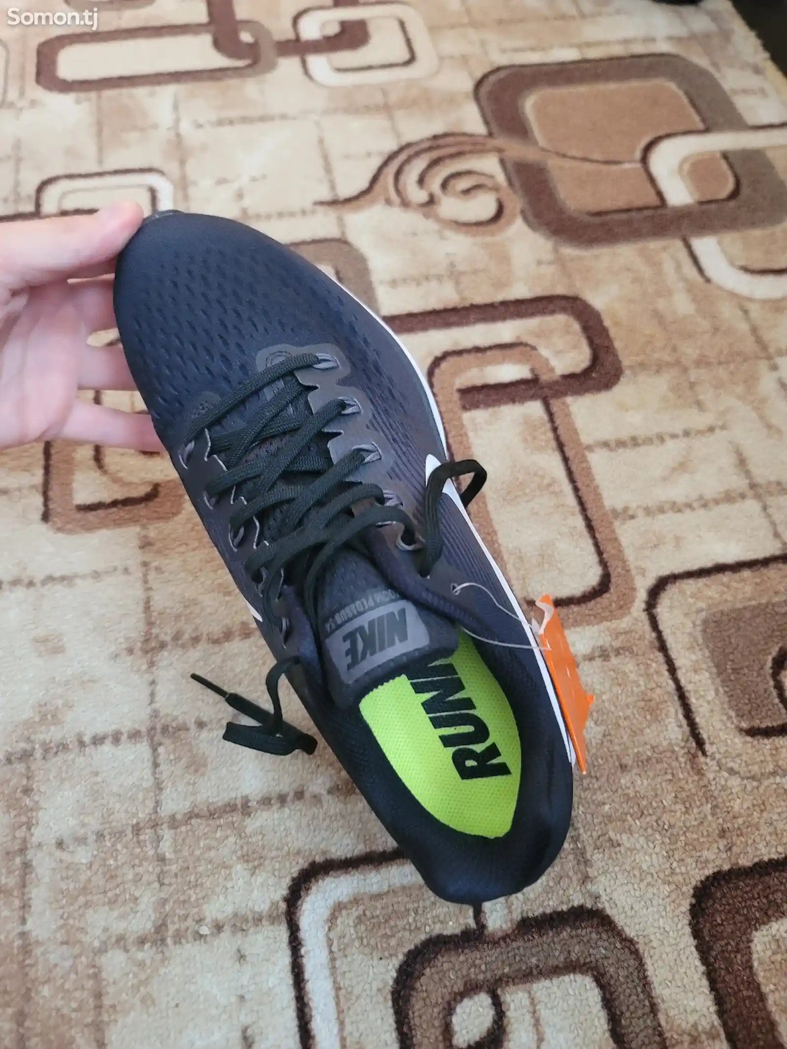 Кроссовки Nike-2