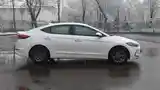 Hyundai Elantra, 2017-8