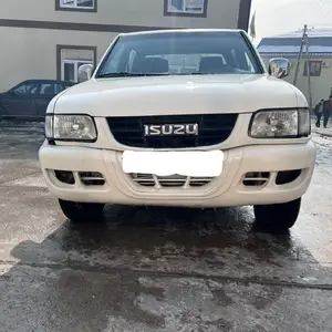 Isuzu D-Max, 2013