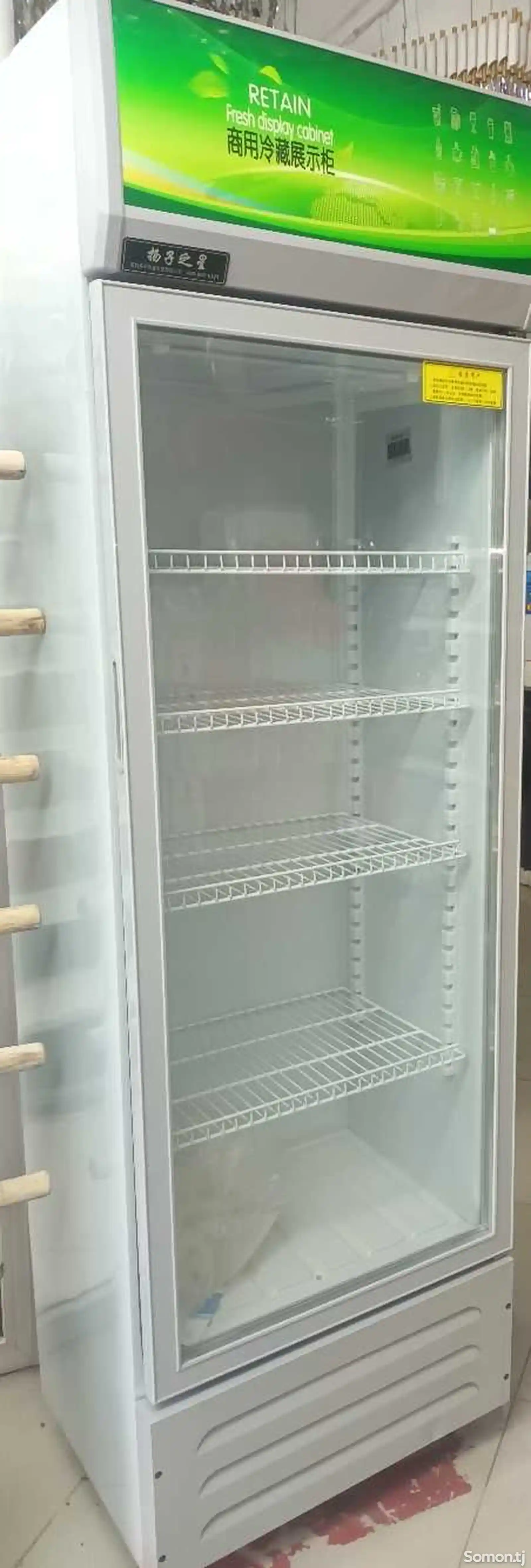 Холодильник витринный-7