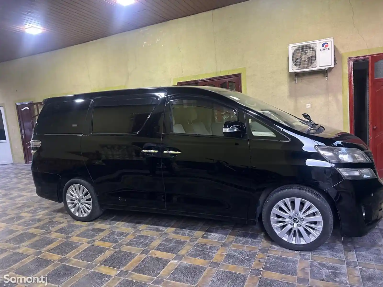 Toyota Vellfire, 2014-4