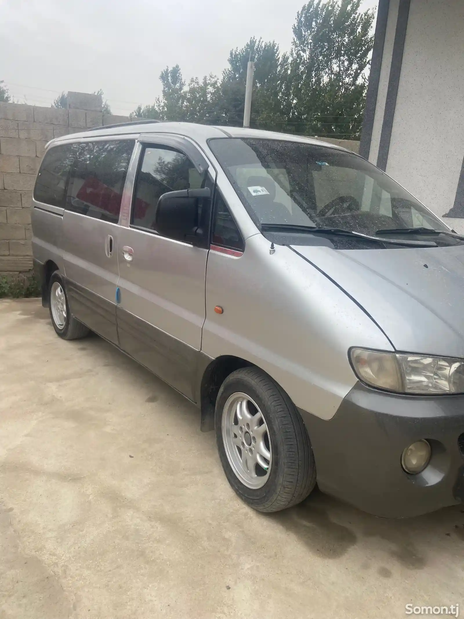 Hyundai Starex-1